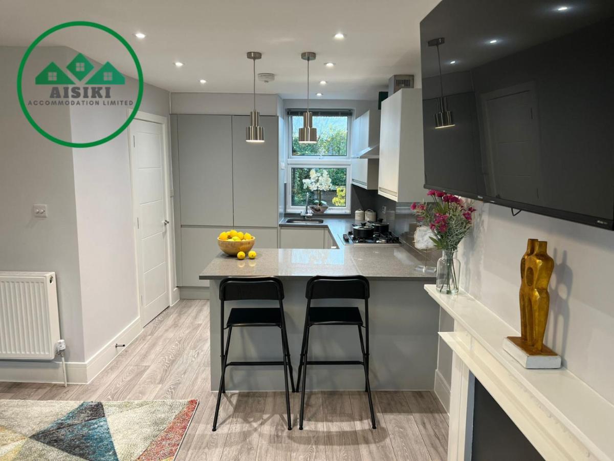 Aisiki Apartments At Stanhope Road, North Finchley, Airconditioned Multiple 2 Or 3-Bedroom, Pet-Friendly Duplex Flats, King Or Twin Beds, Airconditioned & Free Wi-Fi Exterior foto