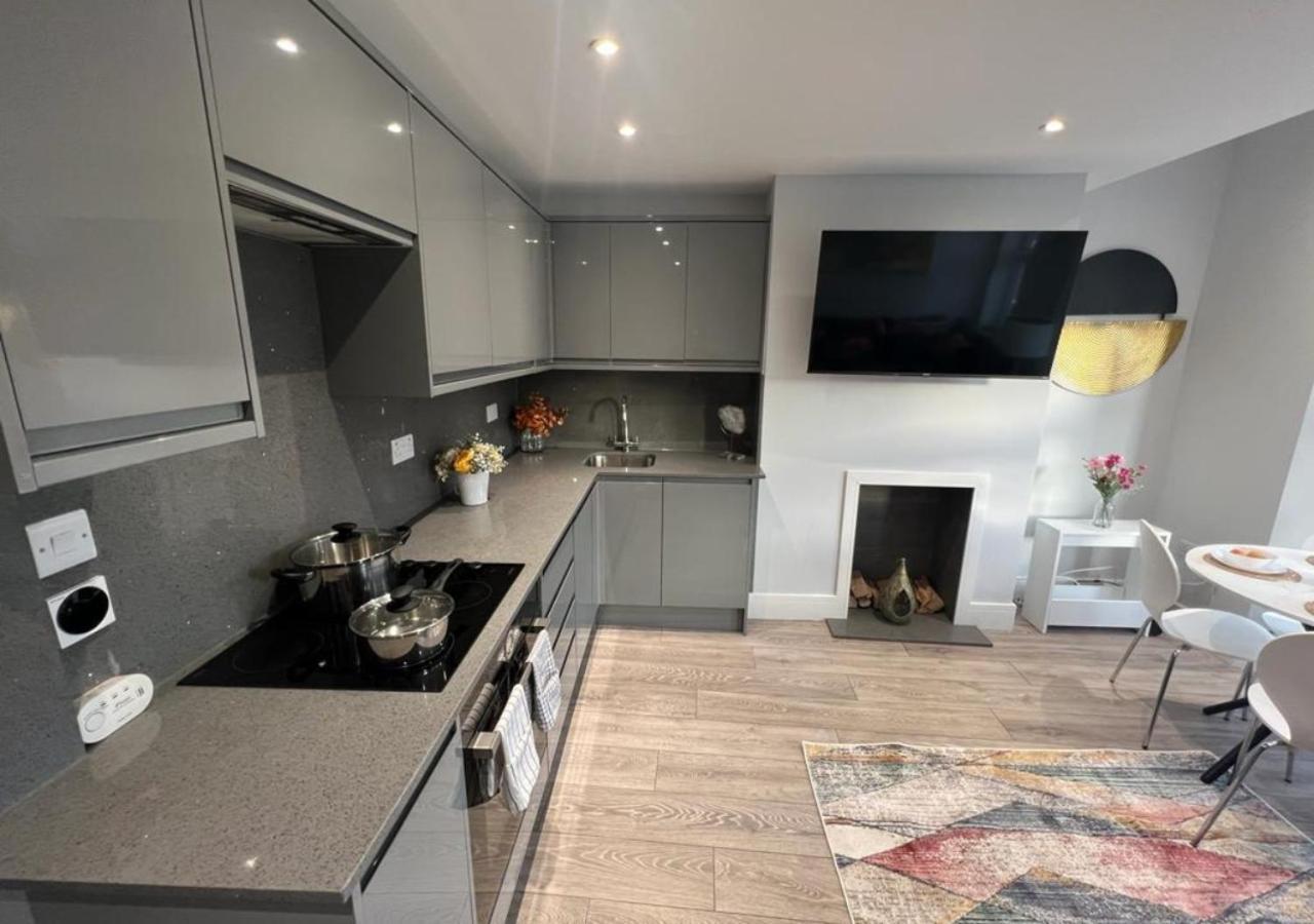 Aisiki Apartments At Stanhope Road, North Finchley, Airconditioned Multiple 2 Or 3-Bedroom, Pet-Friendly Duplex Flats, King Or Twin Beds, Airconditioned & Free Wi-Fi Exterior foto