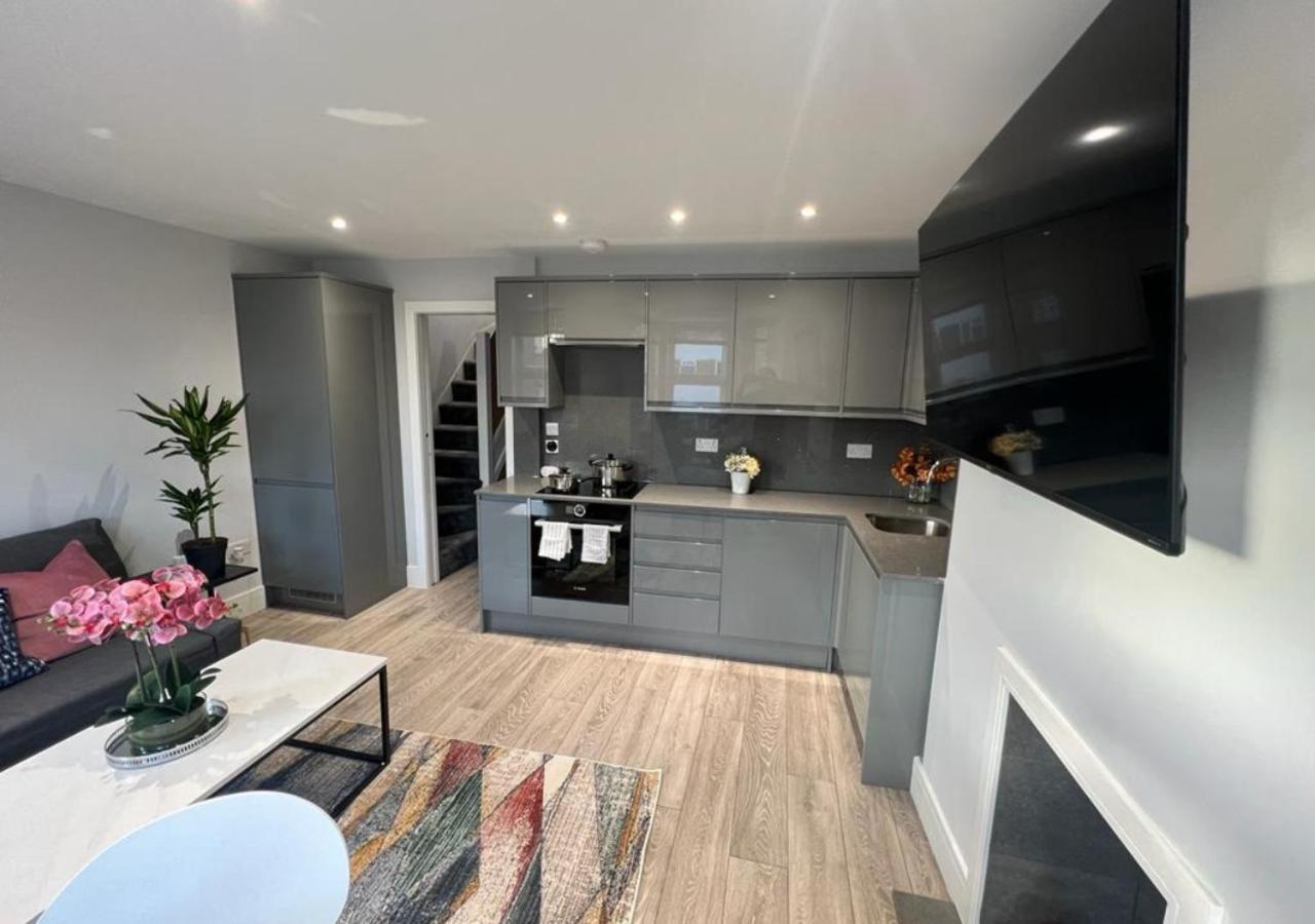 Aisiki Apartments At Stanhope Road, North Finchley, Airconditioned Multiple 2 Or 3-Bedroom, Pet-Friendly Duplex Flats, King Or Twin Beds, Airconditioned & Free Wi-Fi Exterior foto