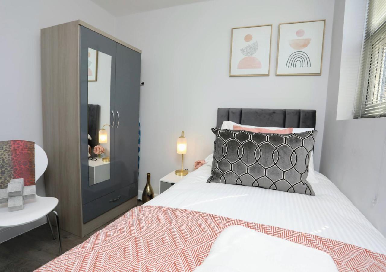 Aisiki Apartments At Stanhope Road, North Finchley, Airconditioned Multiple 2 Or 3-Bedroom, Pet-Friendly Duplex Flats, King Or Twin Beds, Airconditioned & Free Wi-Fi Exterior foto