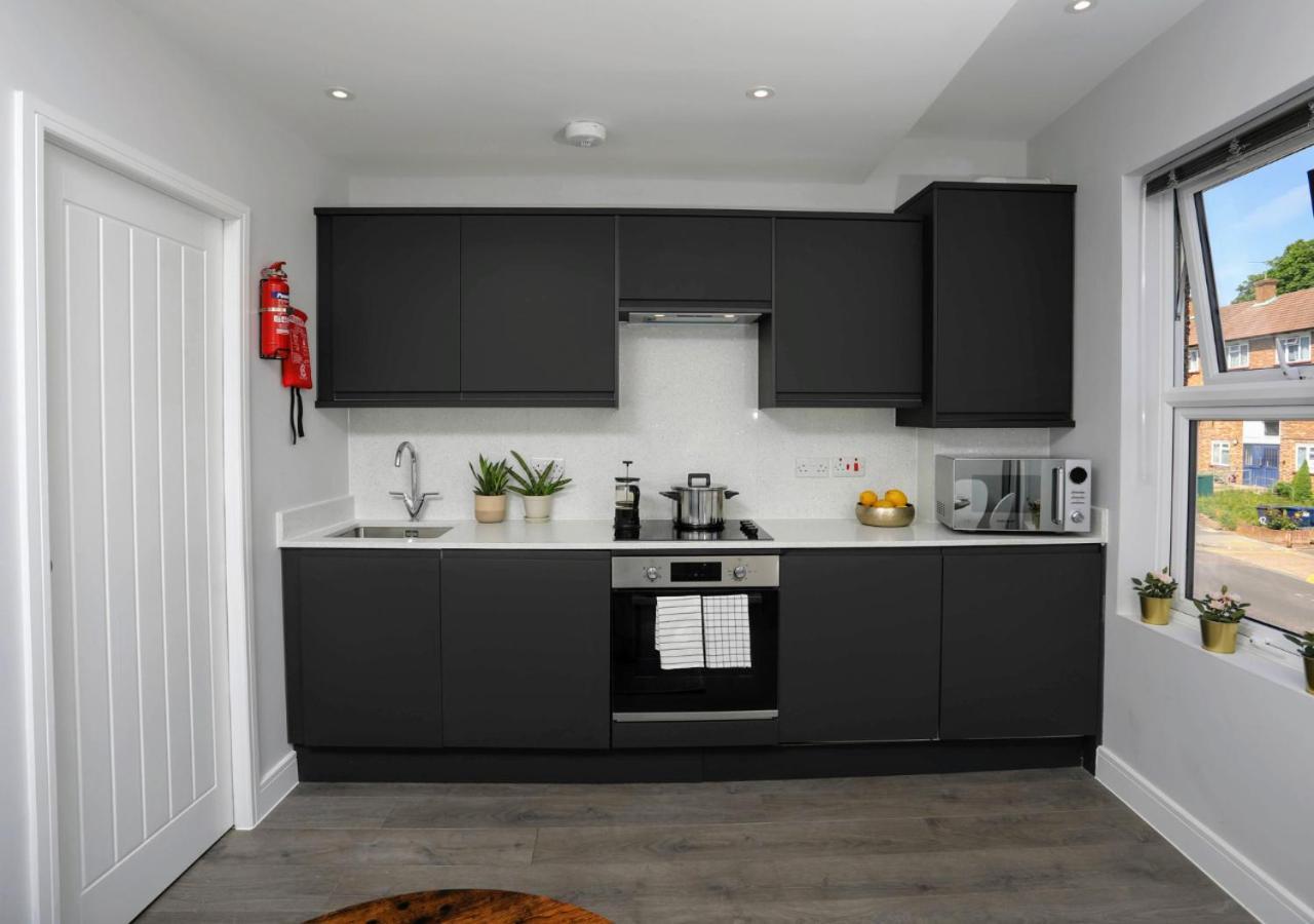 Aisiki Apartments At Stanhope Road, North Finchley, Airconditioned Multiple 2 Or 3-Bedroom, Pet-Friendly Duplex Flats, King Or Twin Beds, Airconditioned & Free Wi-Fi Exterior foto