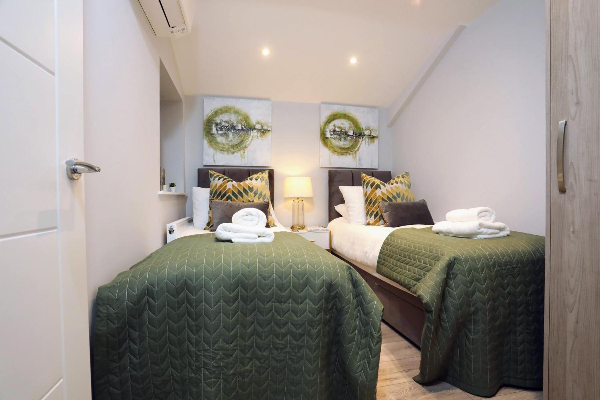 Aisiki Apartments At Stanhope Road, North Finchley, Airconditioned Multiple 2 Or 3-Bedroom, Pet-Friendly Duplex Flats, King Or Twin Beds, Airconditioned & Free Wi-Fi Exterior foto