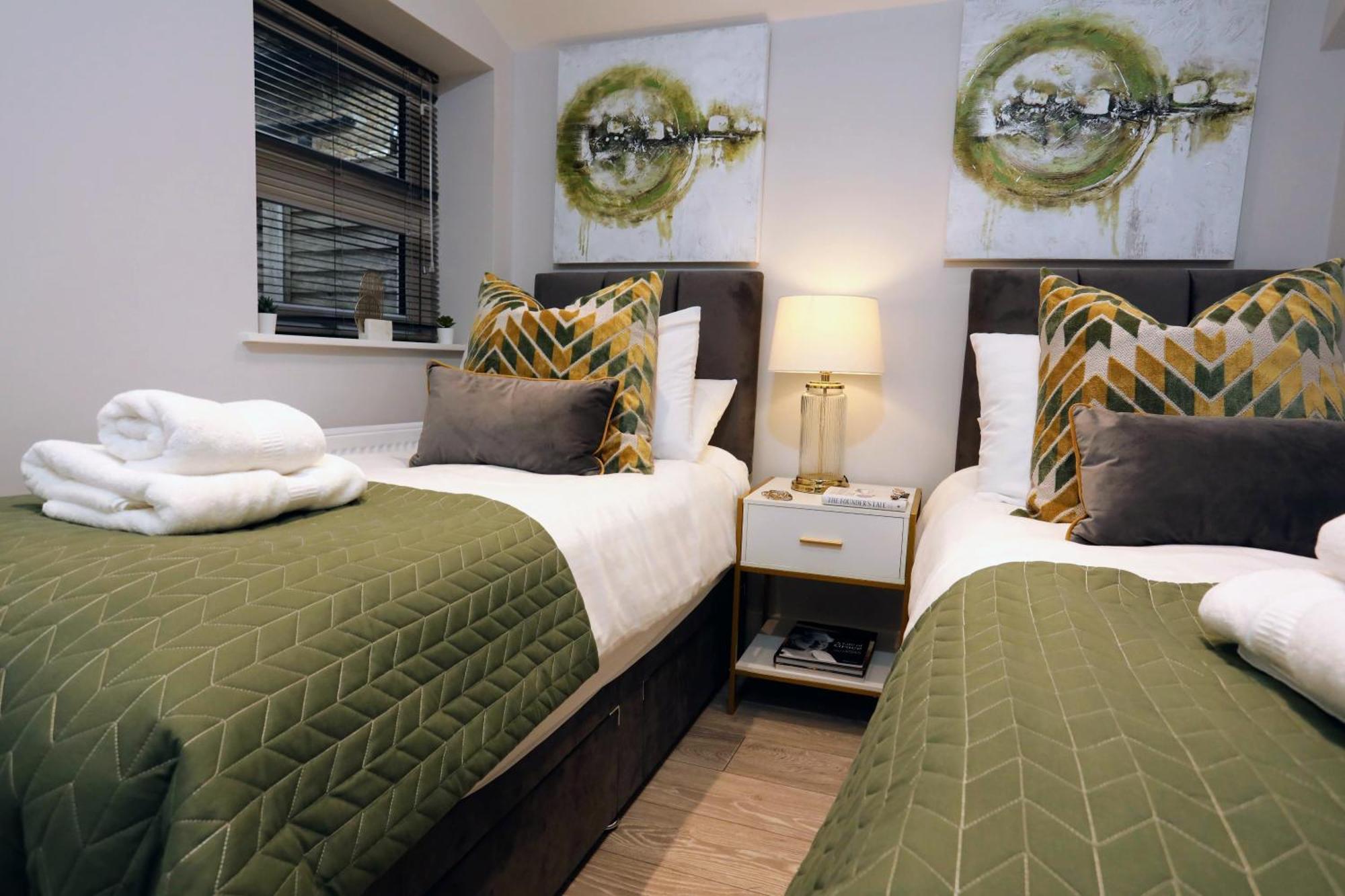 Aisiki Apartments At Stanhope Road, North Finchley, Airconditioned Multiple 2 Or 3-Bedroom, Pet-Friendly Duplex Flats, King Or Twin Beds, Airconditioned & Free Wi-Fi Exterior foto