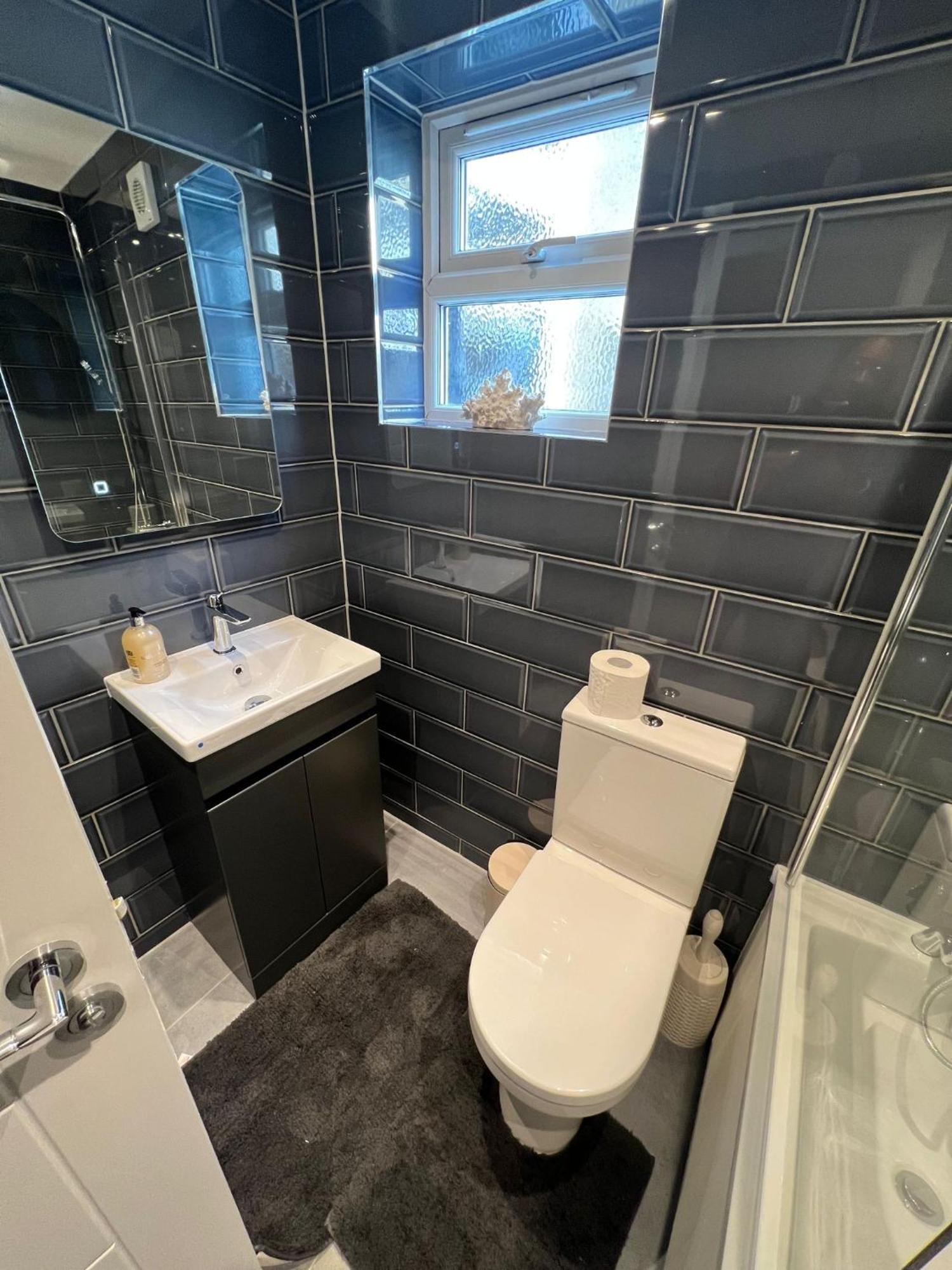Aisiki Apartments At Stanhope Road, North Finchley, Airconditioned Multiple 2 Or 3-Bedroom, Pet-Friendly Duplex Flats, King Or Twin Beds, Airconditioned & Free Wi-Fi Exterior foto